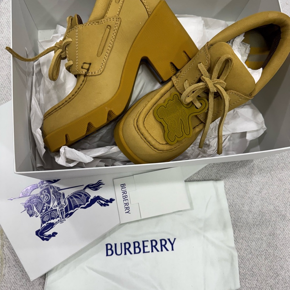 Burberry Yellow Calf Leather Boots NWT 38